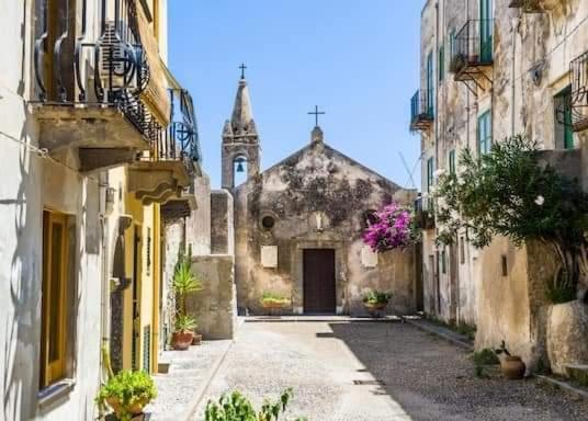 Апартаменты Lipari Centro Storico Flat 7 Min From Port Экстерьер фото