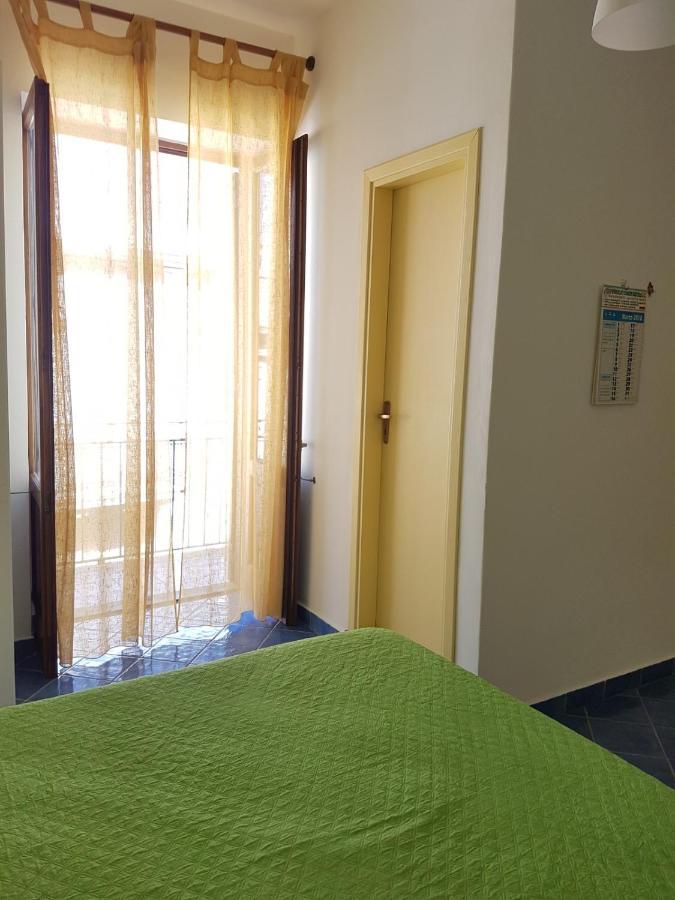 Апартаменты Lipari Centro Storico Flat 7 Min From Port Экстерьер фото