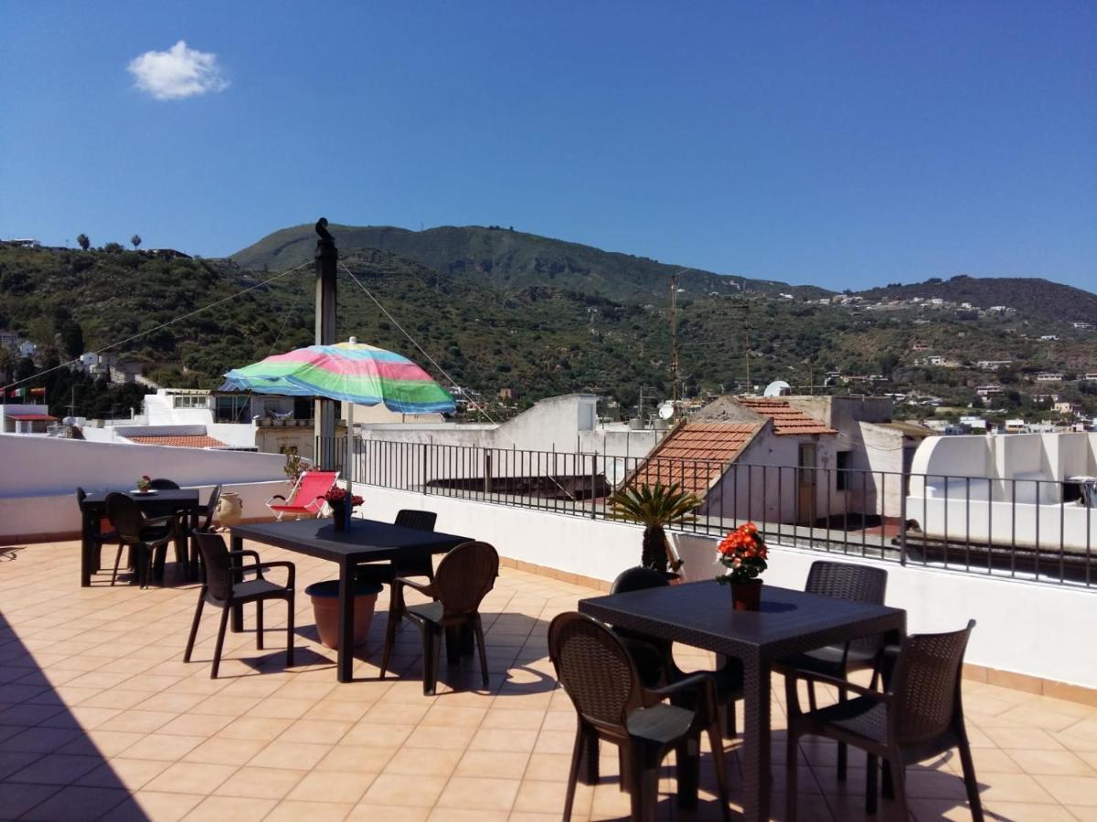 Апартаменты Lipari Centro Storico Flat 7 Min From Port Экстерьер фото